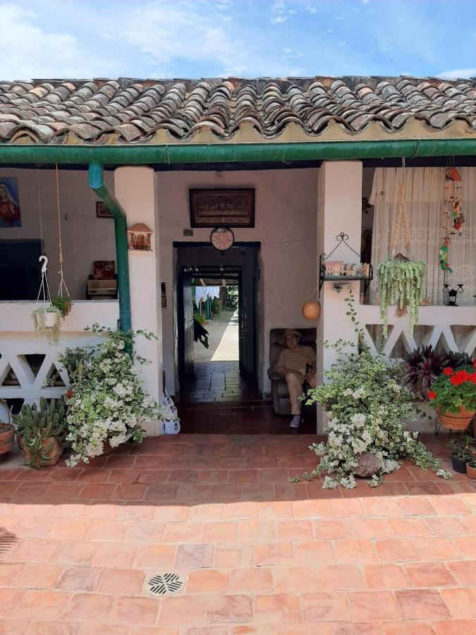 Готель Mi Ranchito, Centro Барічара Екстер'єр фото